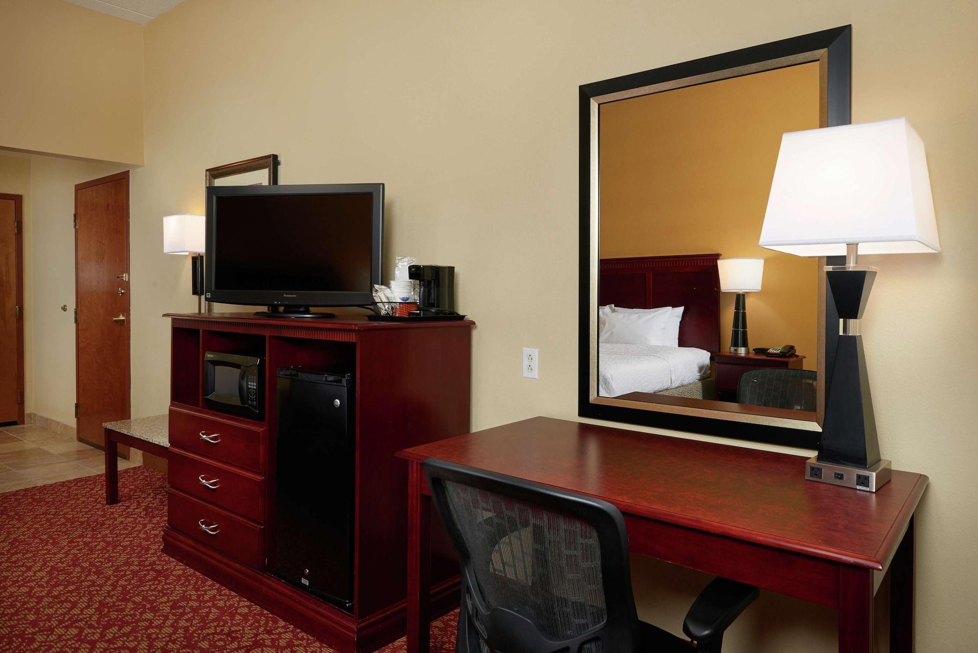 Hampton Inn Newport News-Yorktown Exteriör bild