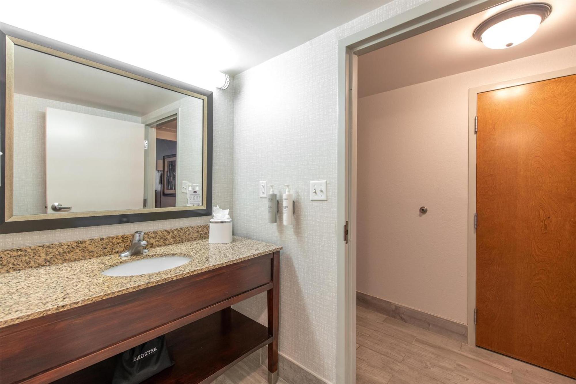 Hampton Inn Newport News-Yorktown Exteriör bild